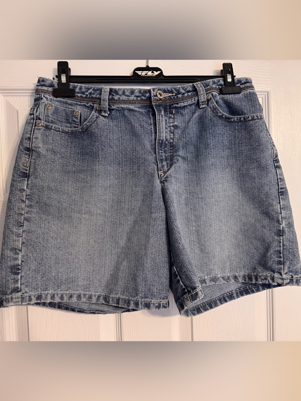 Women’s Vintage Y2K Faded Glory Medium Wash Stretch Thick Stitch Denim Shorts 12
